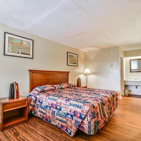 Economy Hotel Atlanta Lodge West Екстериор снимка