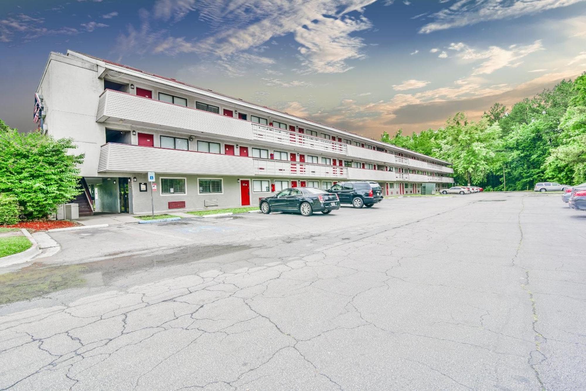 Economy Hotel Atlanta Lodge West Екстериор снимка